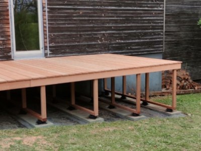 aufgeständerte Terrasse