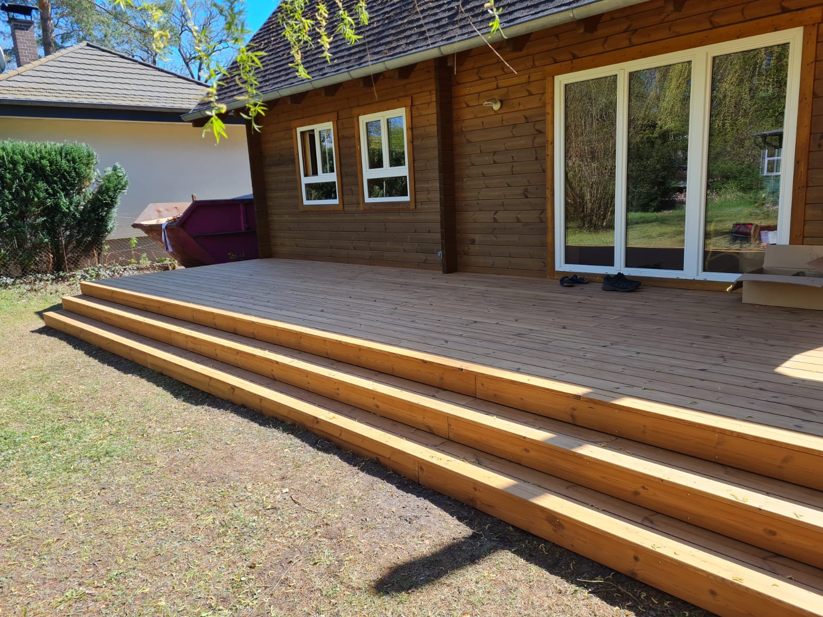 Skandinavische Thermokiefer Terrasse in Schönwalde