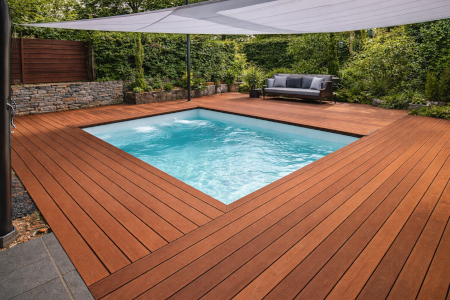 Kapur Terrassendielen verlegt am Pool