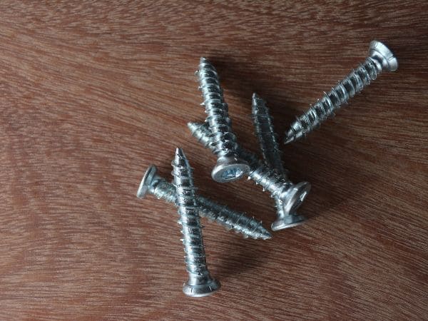 Artikel: Schraube zur Befestigung der Lochbleche 5x40 mm